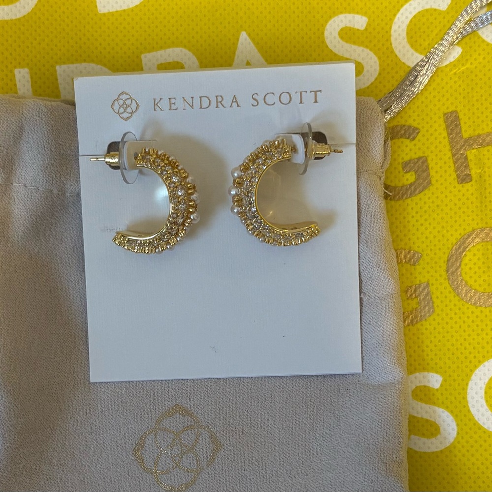 NWT Kendra Scott Krista Gold Hoop and Pearl Earrings - Picture 4 of 6
